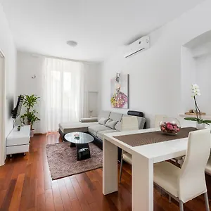 https://fairy-of-the-seas-apartments.splithotels.org